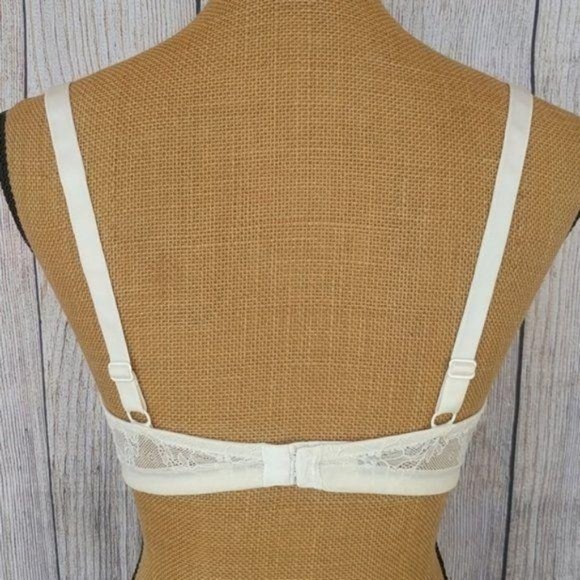 Selmark Women's Size 36C Ivory Floral Lace Lightly Lined Bra Underwire - Picture 2 of 8